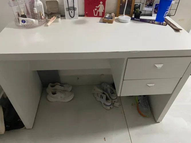 Mesa de estudo/penteadeira 