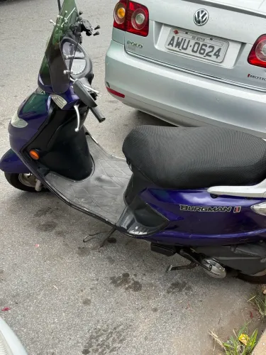 Burgman 125 Roxa - Econômica