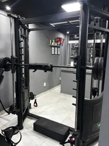 VENDE-SE ACADEMIA COMPLETA - EQUIPAMENTOS SEMINOVOS