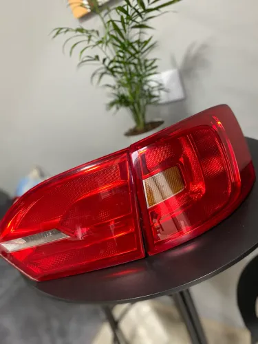 Par lanterna traseira jetta 2011 a 2014 