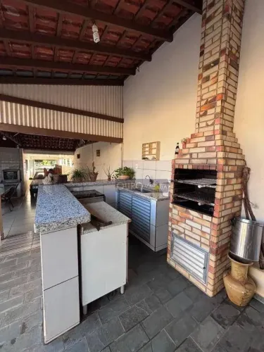 Casa com 410m² em Irapuru
