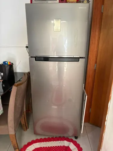 Vendo Geladeira Samsung 340lltrs.