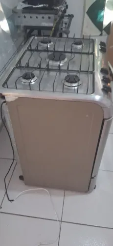 Fogão com 6 bocas e ignição elétrica 