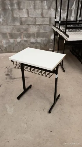 Conjunto Escolar Mesa e Cadeira Adulto