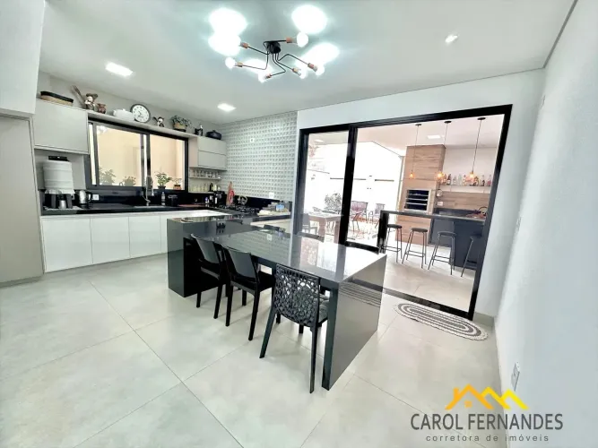 Sobrado a venda no condominio Tomazella