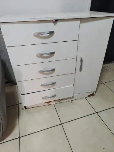 Vendo cômoda por 80 reais, não faço entrega
