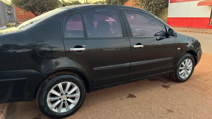 Volkswagen Polo Sedan 1.6 MI Total Flex 8V 4P 2006