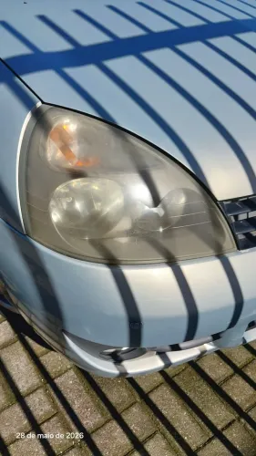 farol clio 2009