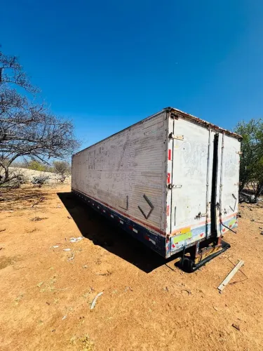 Baú para caminhão 7,5 M de comprimento.