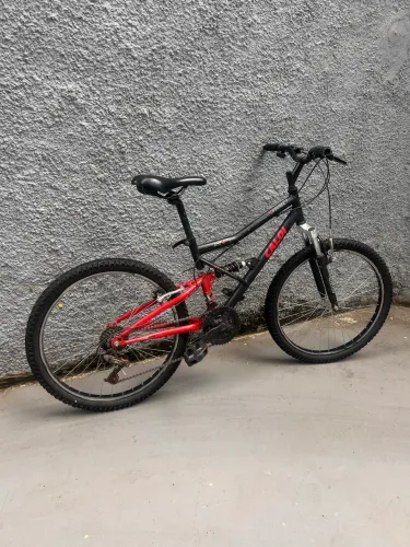 Vendo Bicicleta Caloi Shok Aro 24 - Full Suspension - Câmbio Shimano