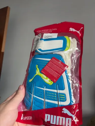 Luva de goleiro puma tamanho 8 NUNCA USADA