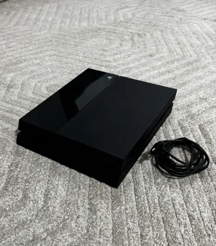 PlayStation 4 - 500GB