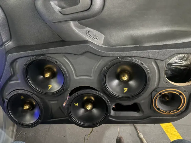 Som e acessórios automotivo