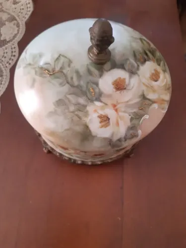 Bomboniere porcelana pintada a mão