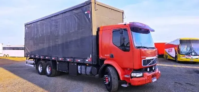 Volvo Vm23 240 Ano 2005 Bau saider