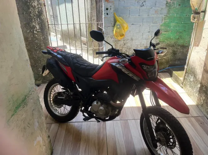 Moto Bros 2025