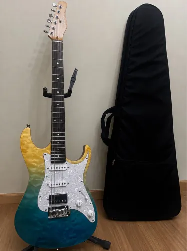 Vendo Guitarra Stratocaster Tagima Stella DW Classic Series Transparent Blue
