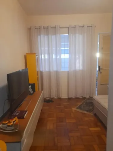Sobrado para Venda em Barueri, Jardim Tupan, 6 dormitórios, 1 suíte, 6 banheiros, 3 vagas