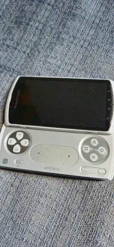 Xperia Play Queimado (Caiu na psicina) Reproveitamento de peça
