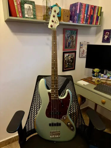 Fender Jazz Bass - Edição Especial 60th Anniversary Road Worn