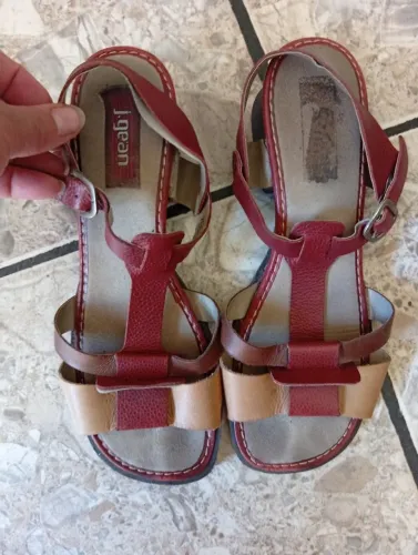 Sandália J.Gean couro 38
