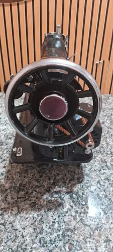 MAQUINA DE COSTURA