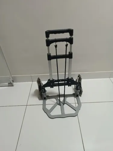 Vendo carrinho de carga que sobe escada