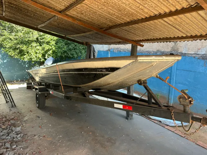 VENDE-SE BARCO 6M 2024/ MOTOR 40HP MERCURY 2014/ CARRETINHA 2024 