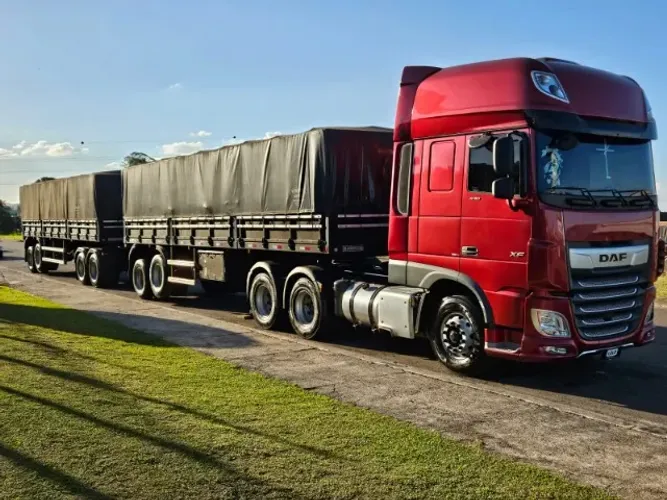 DAF XF 530 6x4 Bug Leve Mola Ano 25 baixo km + Rodotrem Graneleiro Randon Ano 2018 c/pneu