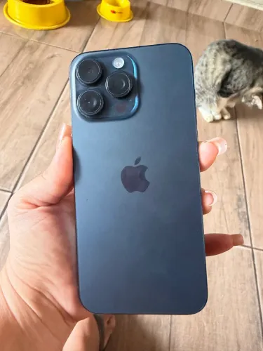 Vendo iPhone 15 pro max 256g estado de novo 