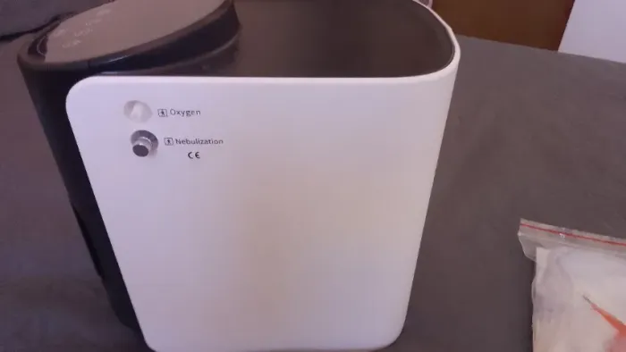 Aparelho de oxigênio sem uso importado e com todos os acessórios.