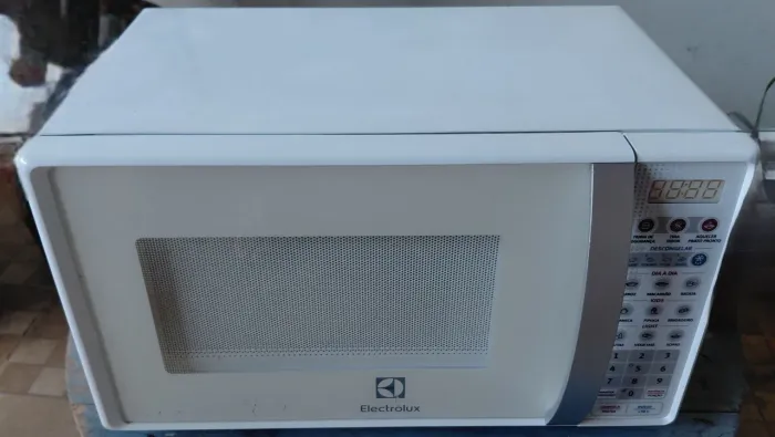 Vende-se Microondas Eletrolux Usado