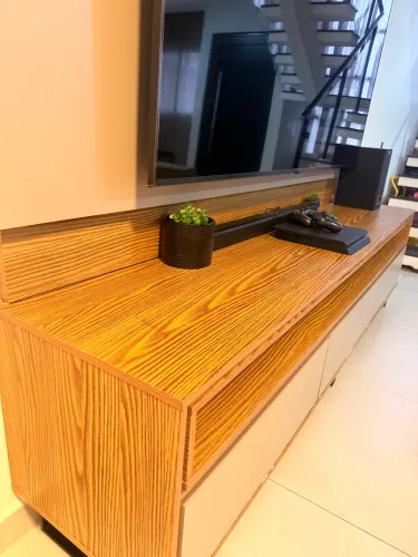 Painel de TV com Rack 3 gavetas grandes