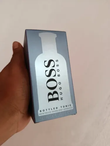 Perfumes e maquiagem importados 