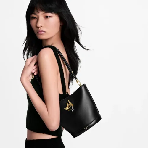 Bolsa preta de couro legítimo LV Bloom Mini Hobo italiana da Louis Vuitton