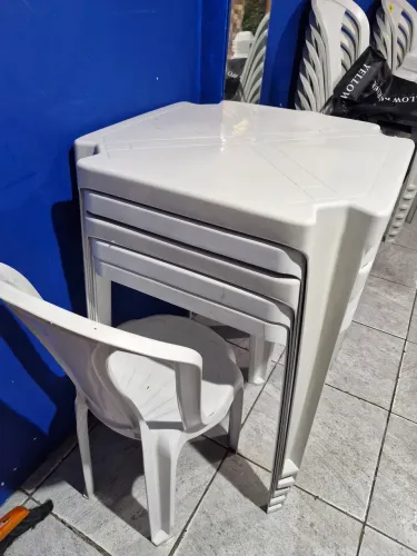 Mesa plástica