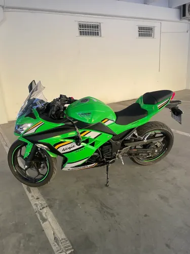 Kawasaki Ninja 300 ABS Verde KRT - Estado de Zero - Revisada e Impecável