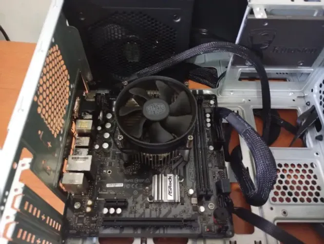 Kit Placa mãe Asrock H510 e Pentium G6405