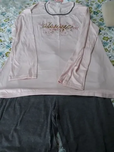 Pijamas longos novos, femininos. Tamanho GG