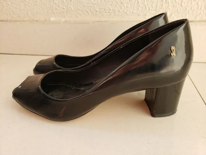 Sapato envernizado