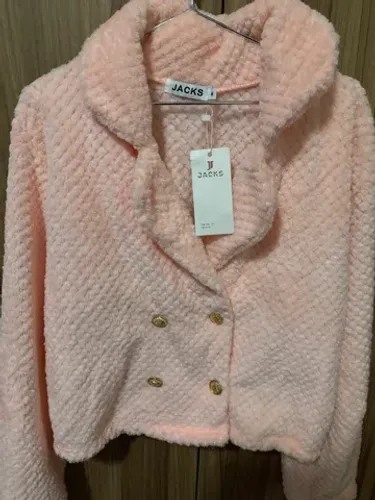 Blazer rosa pastel com botões dourados na frente  veste M 