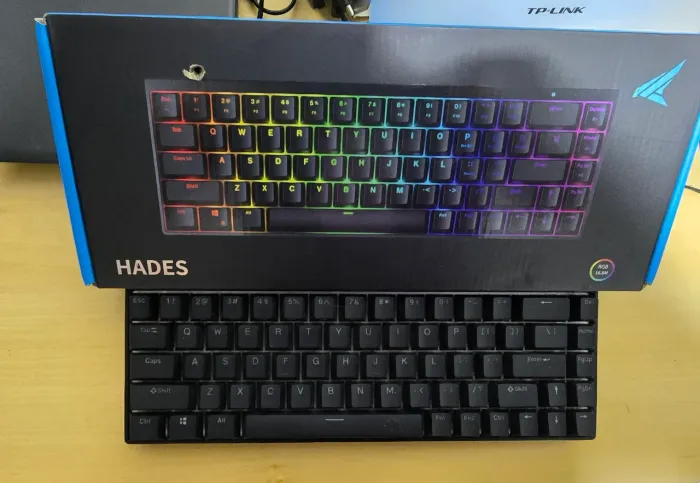Teclado Mecânico Hades RGB 68