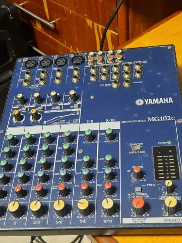 Mesa yamaha mg 102c