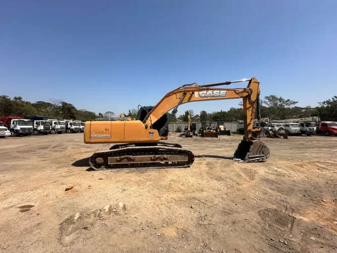 Escavadeira Case CX220B 2013 