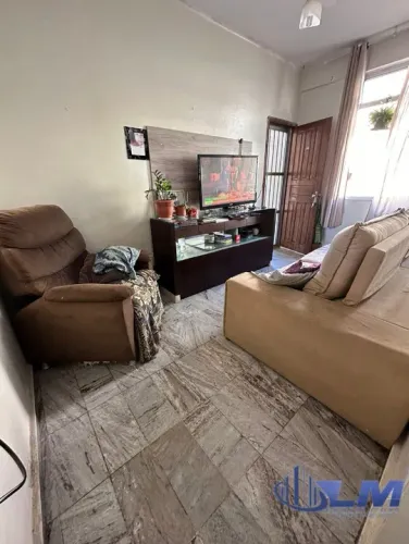 Apartamento à venda em Guarapari-ES, bairro Ipiranga: 2 quartos, 2 salas, 1 banheiro, 1 va