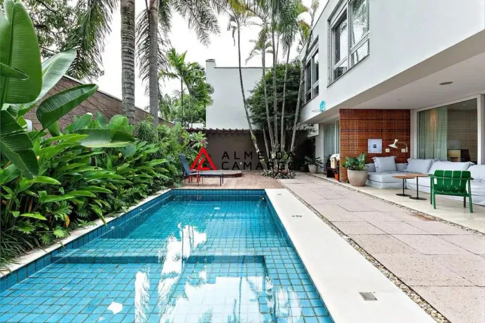 Casa em Condomínio 580m² 4 dormitórios 4 suítes 6 vagas