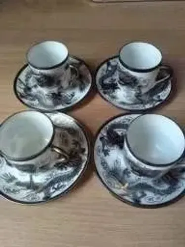 Xícaras de porcelana japonesa para café
