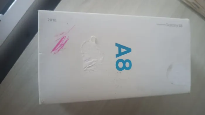 Caixa do Celular Samsung A 8