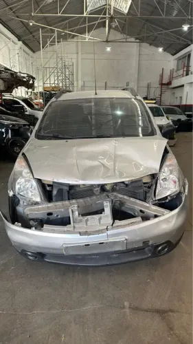 Peças nissan Grand livina 1.8 automático 2012