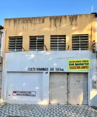 Ponto comercial na praça Acrisio Garcez